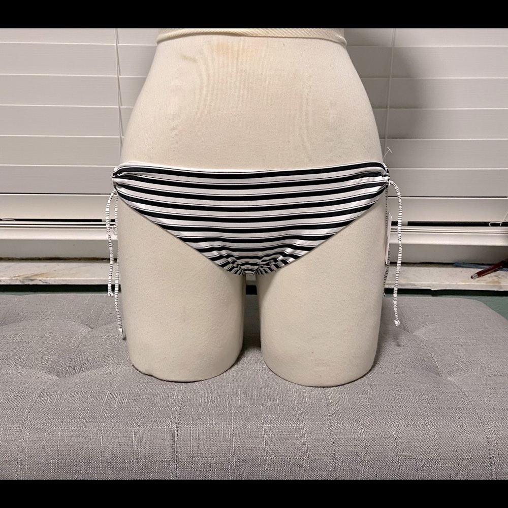Skye bikini bottom